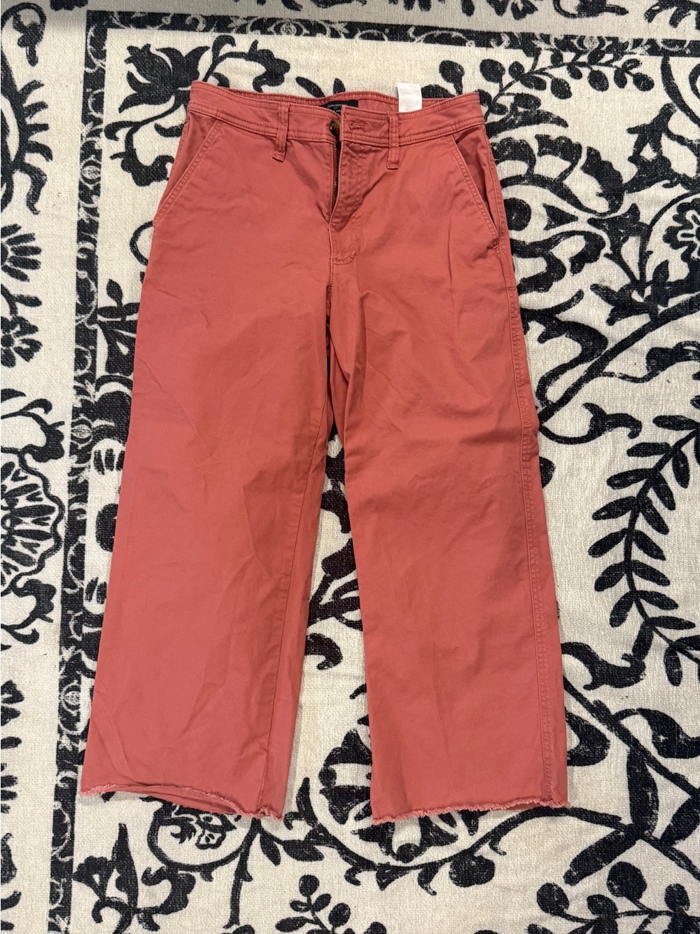Casual Wide-Leg Pants in Dusty Red with raw hem